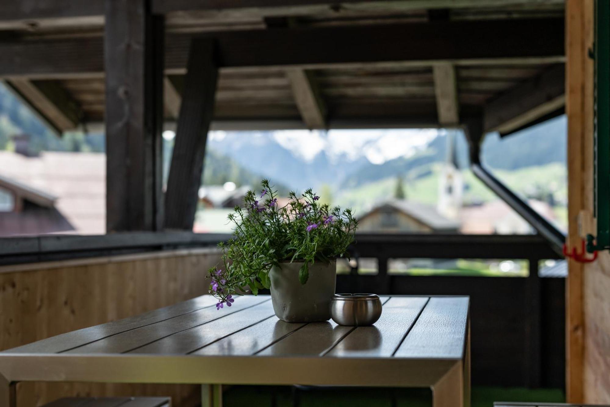 Haus Tannberg Appartement Riezlern Buitenkant foto