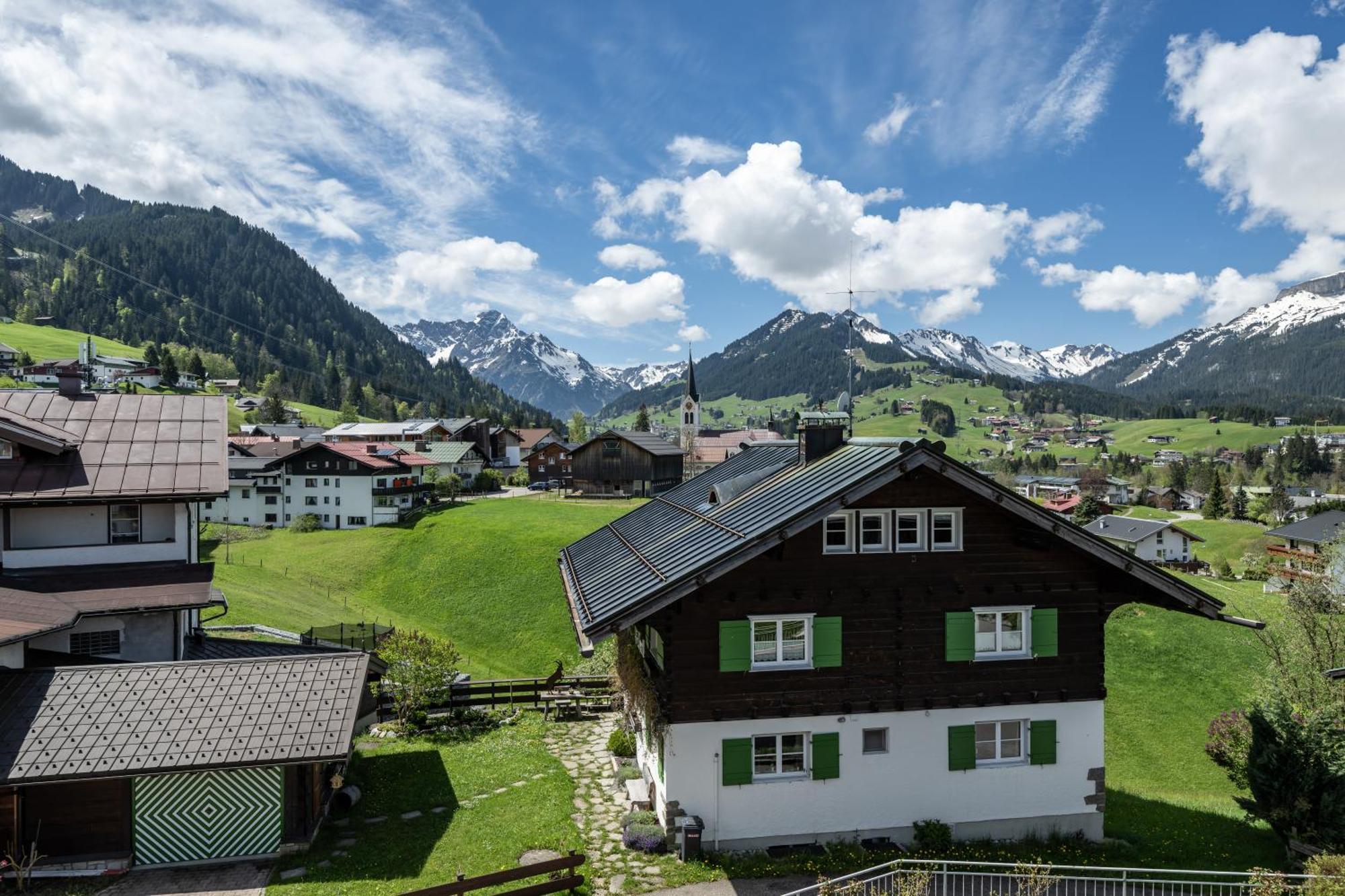 Haus Tannberg Appartement Riezlern Buitenkant foto