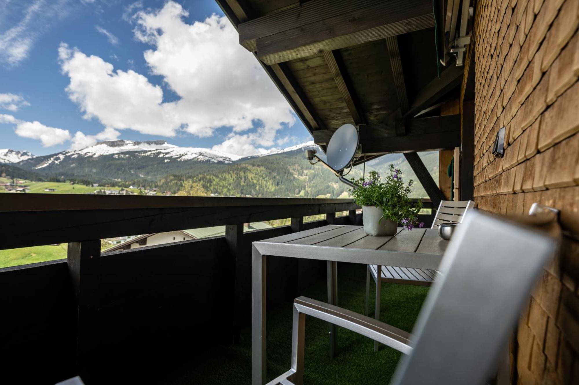 Haus Tannberg Appartement Riezlern Buitenkant foto